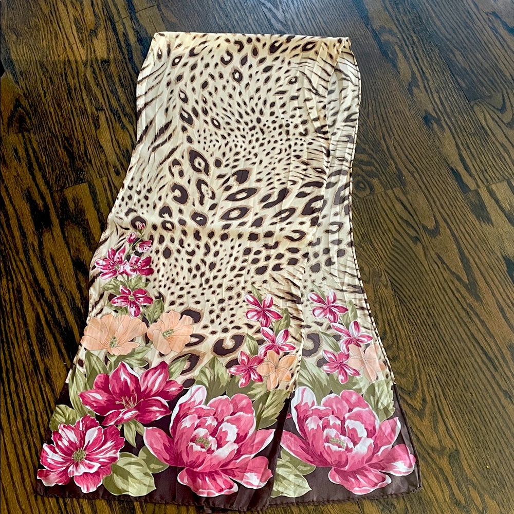 Oblong Patterned Scarf